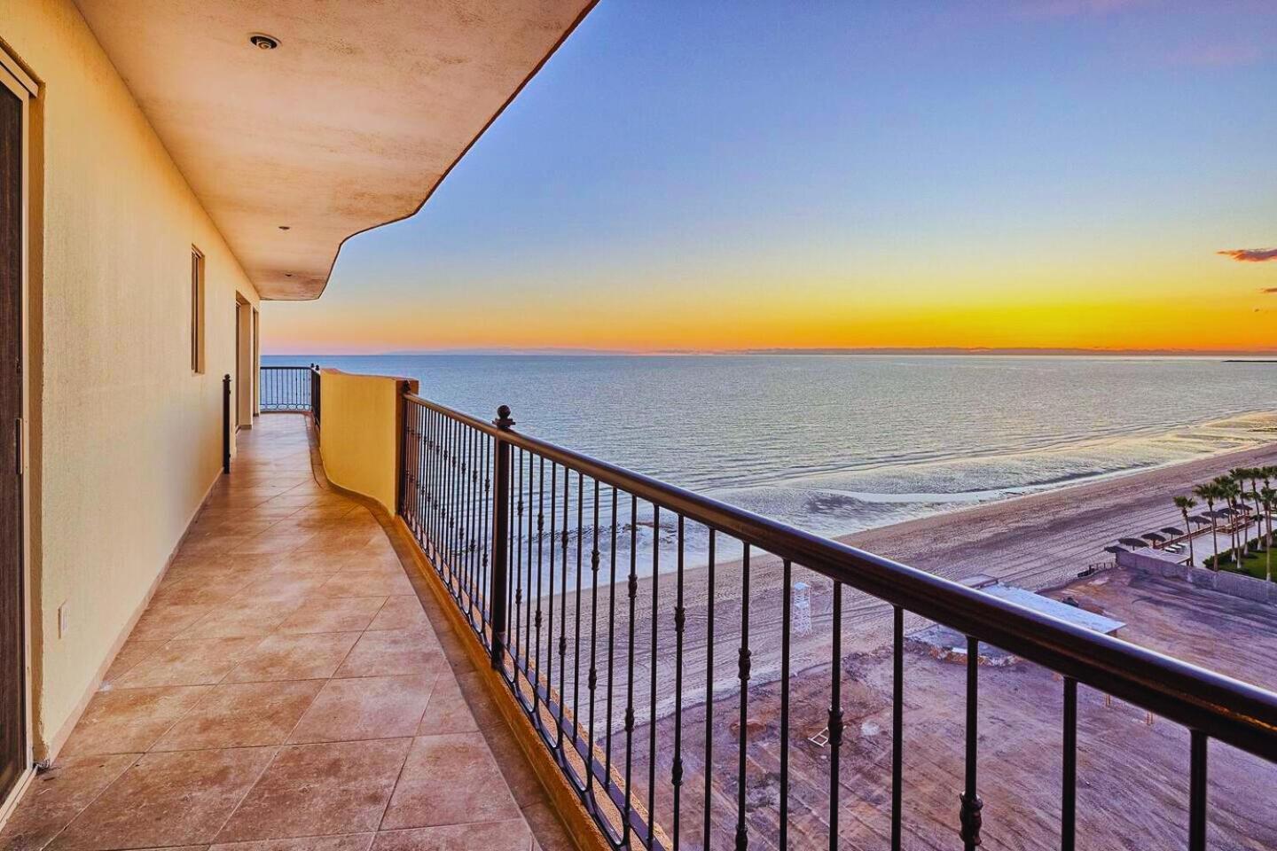 Sonoran Sky Aparthotel Puerto Penasco Exterior photo